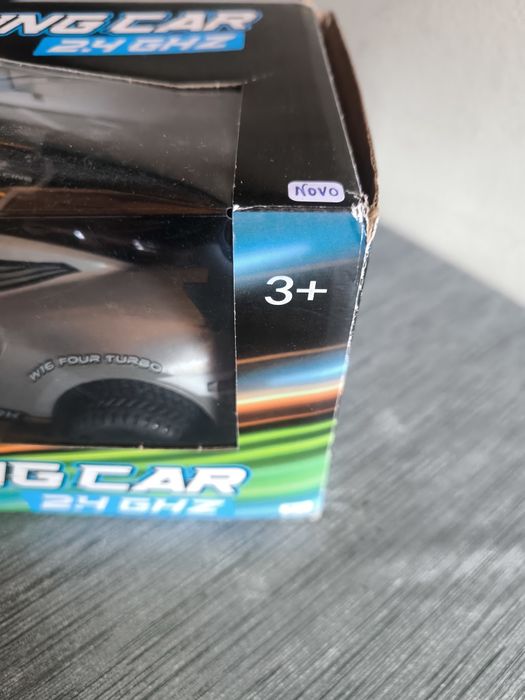 Carro de Telecomandado RC Racing Car 2.4 GHz – Novo em Caixa