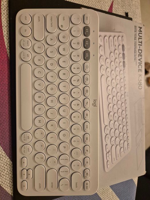 Teclado Bluetooth Logitech K380 (Multi-Device) - Como novo na caixa