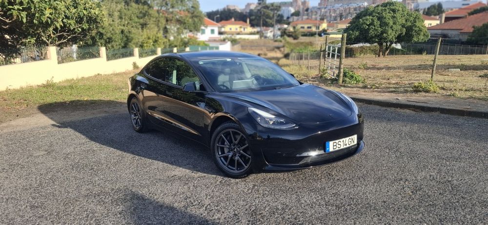 Tesla Model 3 — fotografia 3