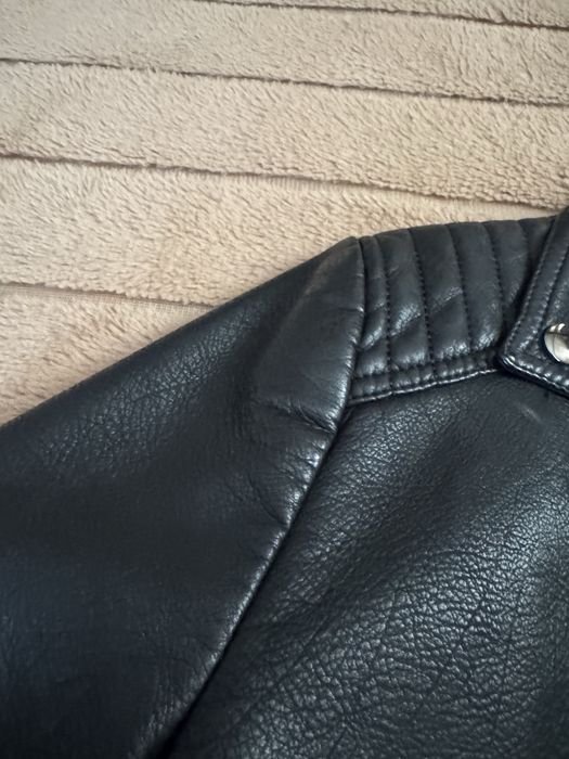 Жіноча шкіряна куртка