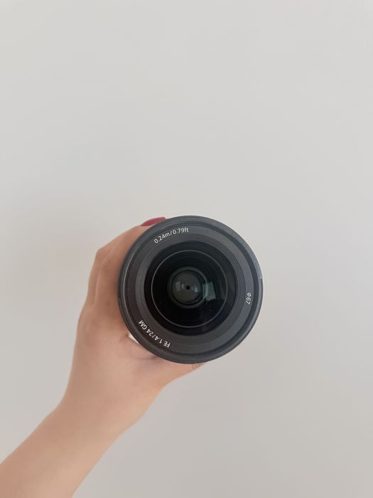Обєктив sony fe 1.4 / 24 gm