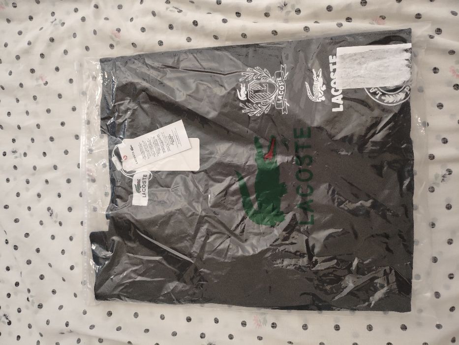 Lacoste T-shirt.
