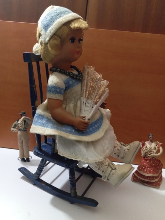 Boneca antiga articulada