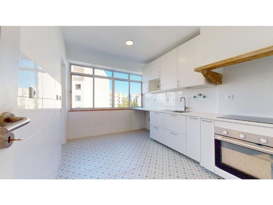 T2 com 84 m² na Amadora