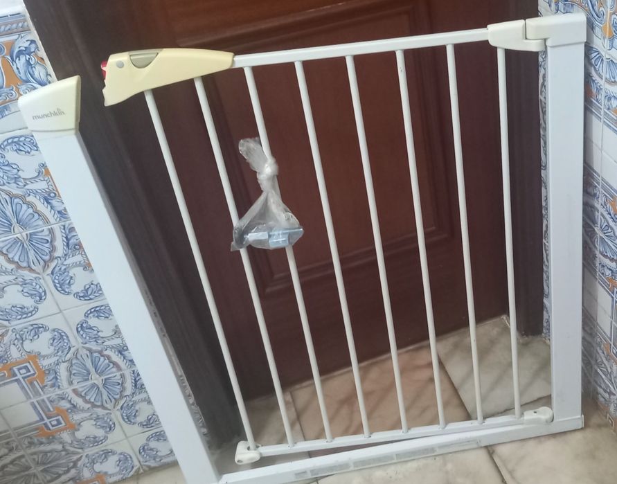 Barreira de protecção/ Grade de proteção crianças