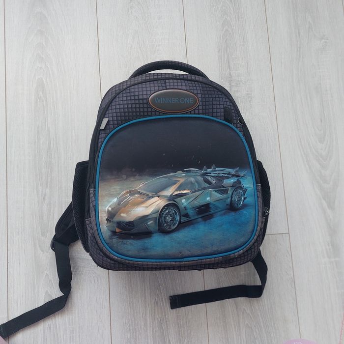 Шкільний портфель рюкзак для хлопчика молодших класів