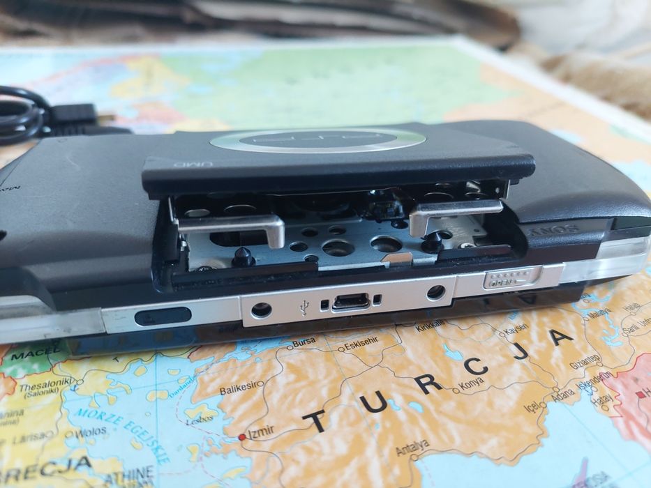 Konsola psp 1003 (1004) przerobiona 32gb 100 gier