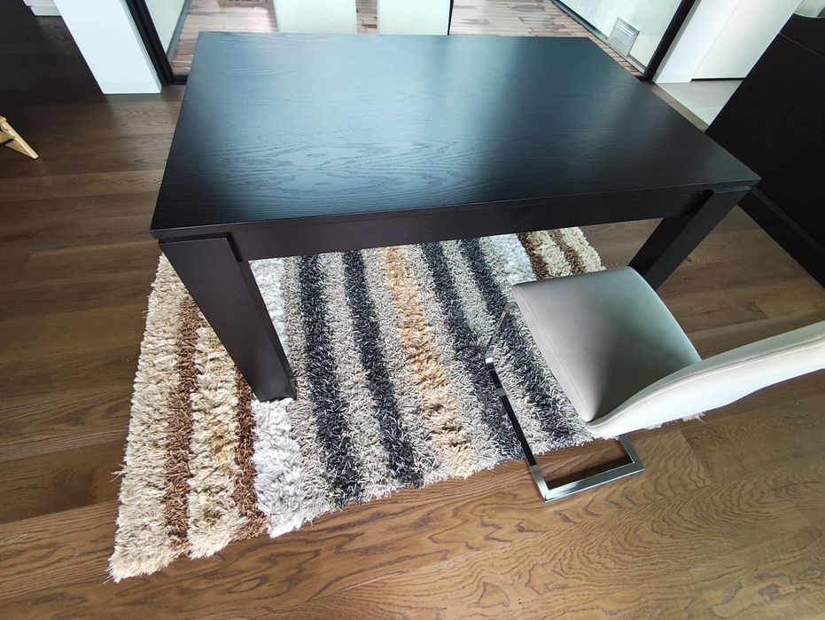 Mesa em wengué, como NOVA, 4 pax,  extensível para até 8 pax