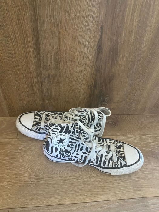 Converse czarno białe