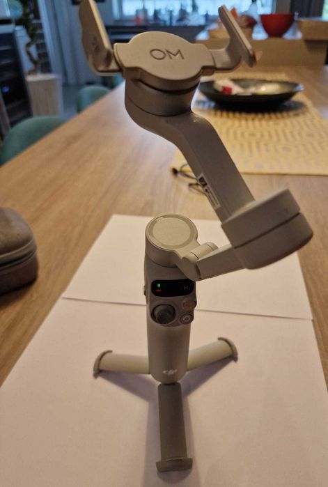 Gimbal Estabilizador DJI Osmo Mobile 7 + Case + Microfone Boya (novo]