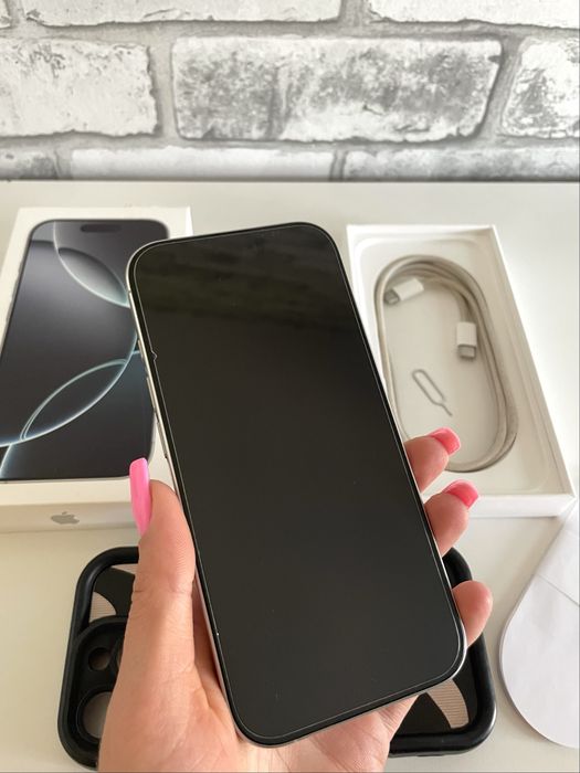 Sprzedam iPhone 16 Pro 256GB White Titanium