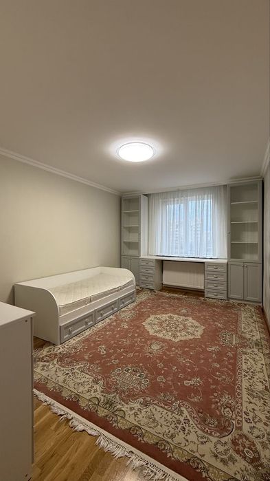 Оренда простороі 3 кімнатної квартири + гараж