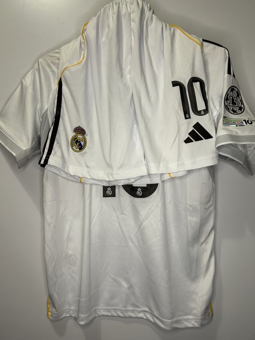 Nowy Komplet Real Madryt 24/25 – Kylian Mbappé #10 (Rozmiar 28