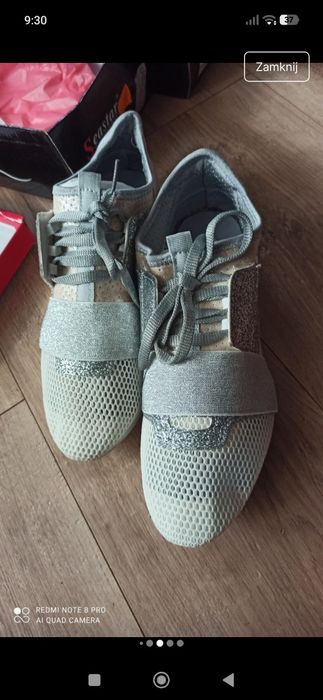 Leciutkie adidasy r.40