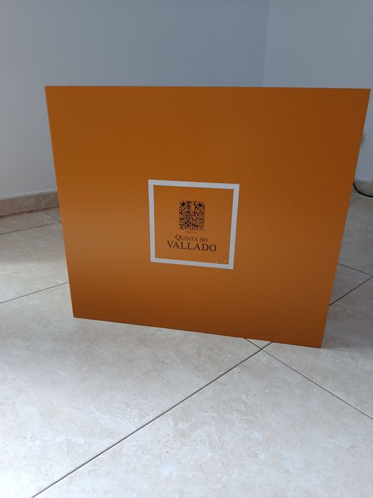 Caixa grande de vinho