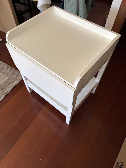 Trocador de Fraldas em Madeira Maciça – Feito à Medida