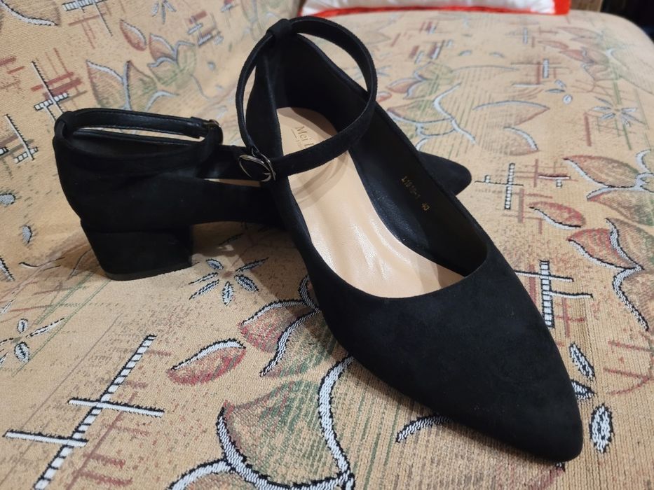 Продам замшеві туфлі в гарному стані