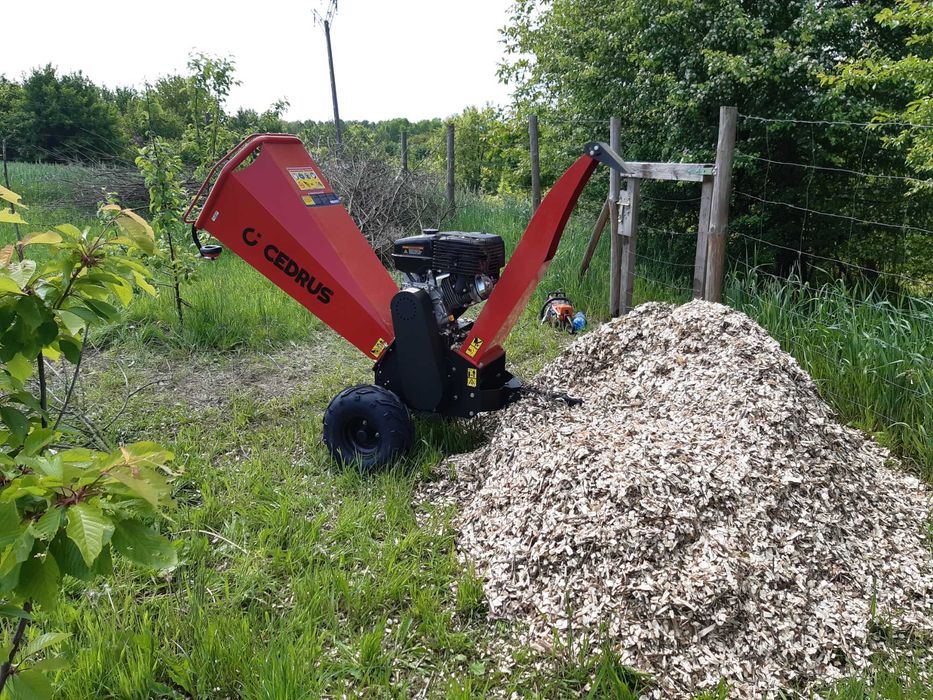 Usługi rębakiem do gałęzi / mielenie gałęzi