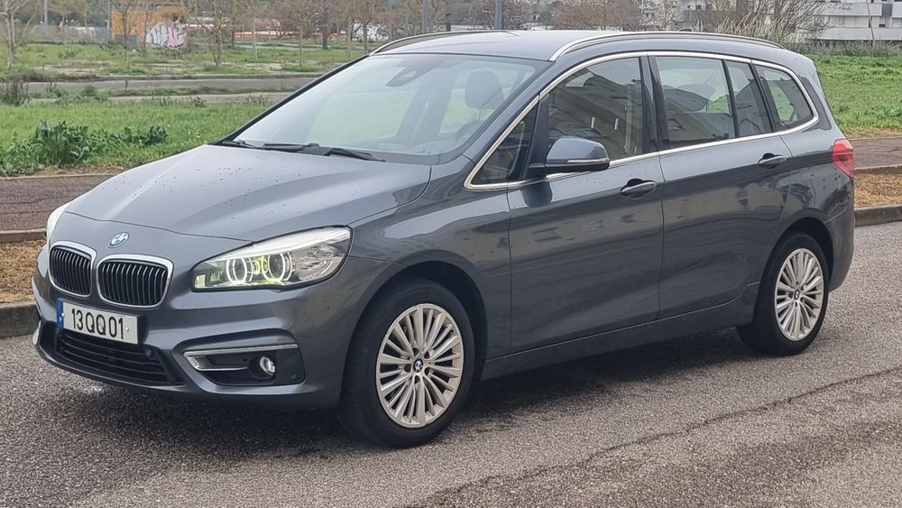 BMW 216d Grand Tourer (7 lugares) (148 mil km)