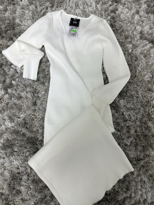 Плаття в оголошені 2 позиції