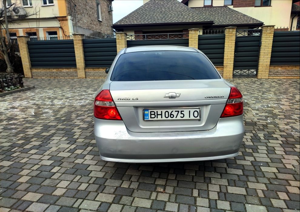 Продам CHEVROLET AVEO 1,5газ/бензин.