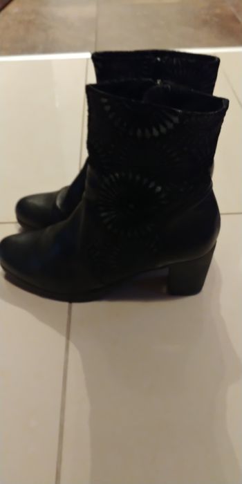 Skórzane Botki na obcasie rozmiar 39.