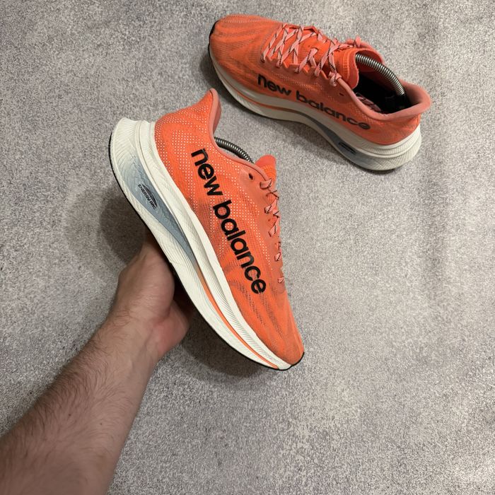 New Balance FuelCell SuperComp Trainer v2 оригінальні чоловічі  професійні бігові кросівки нью беланс