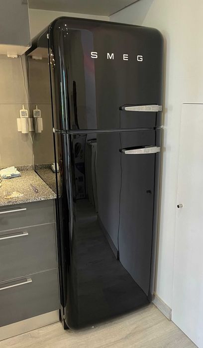 Frigorífico SMEG Anni 50 Preto FAB30RBL6 - Como novo