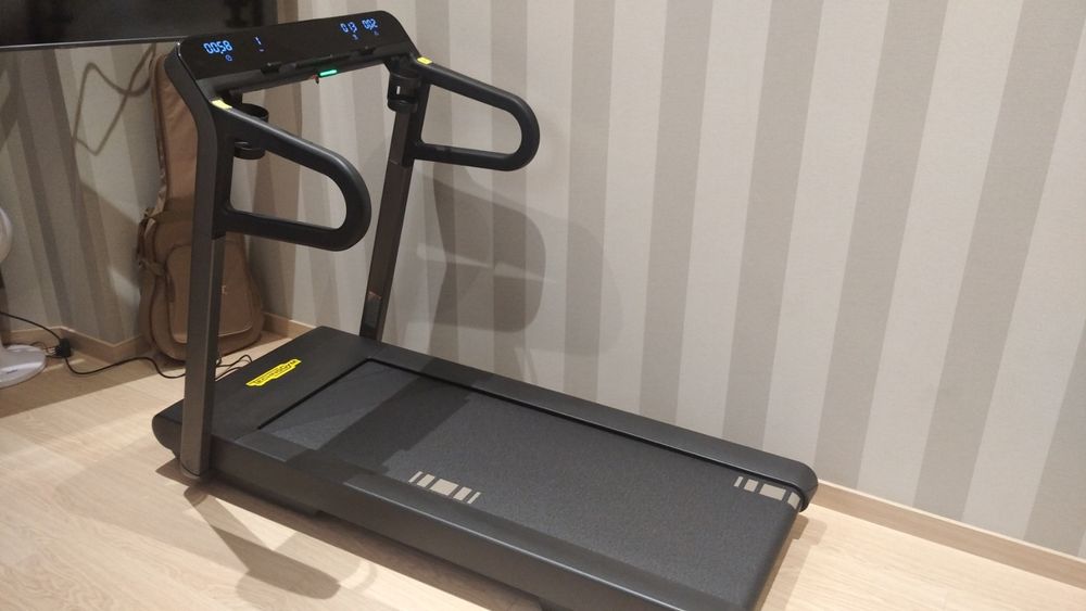 Бігова доріжка Technogym MyRun нова