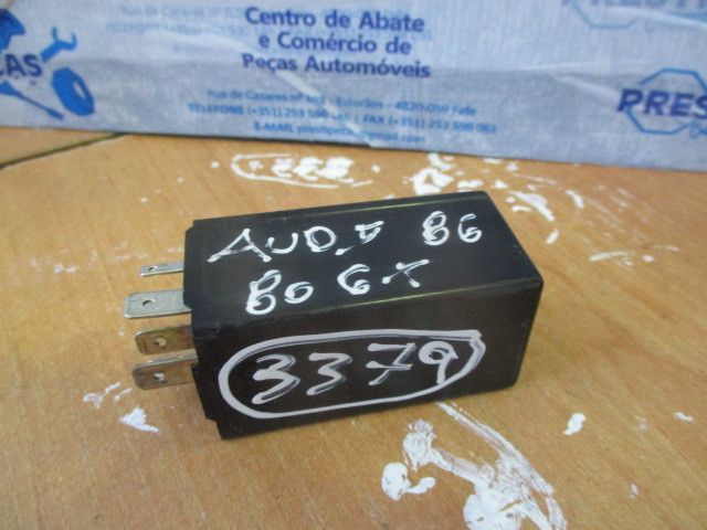 Botão / interruptor electromecânico / relé AUDI 80 (81, 85, B2)