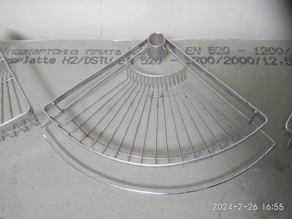 полка в ванную, угловая, никилированная. 3 шт...