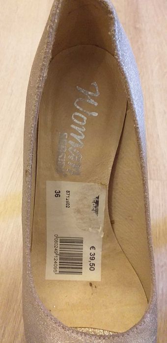 Sapatos dourados