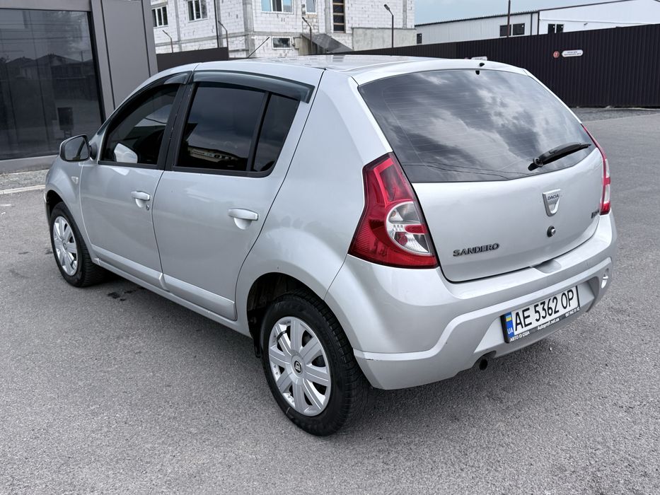 Dacia Sandero 2011