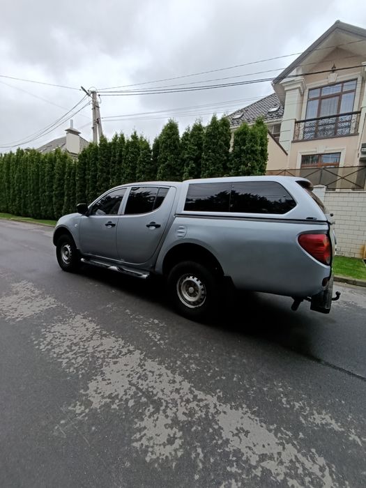Mitsubishi L200 2013,
