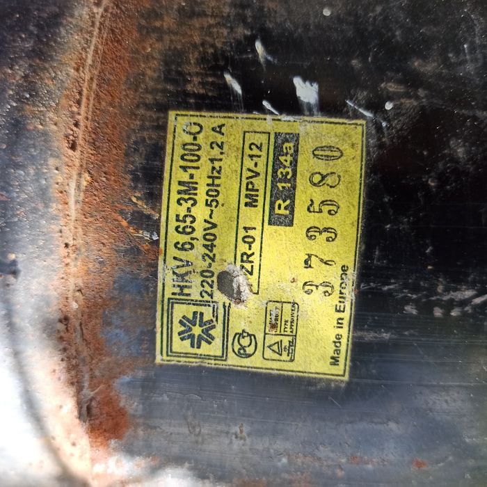 Бочка в хорошому стані,200 літрів,І.Т.Д.