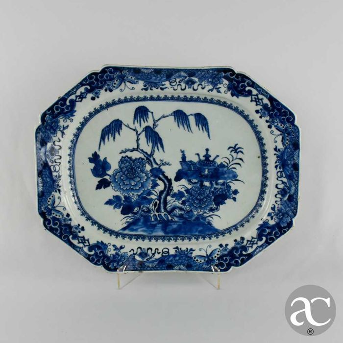Travessa em porcelana da China, Período Qianlong, séc. XVIII