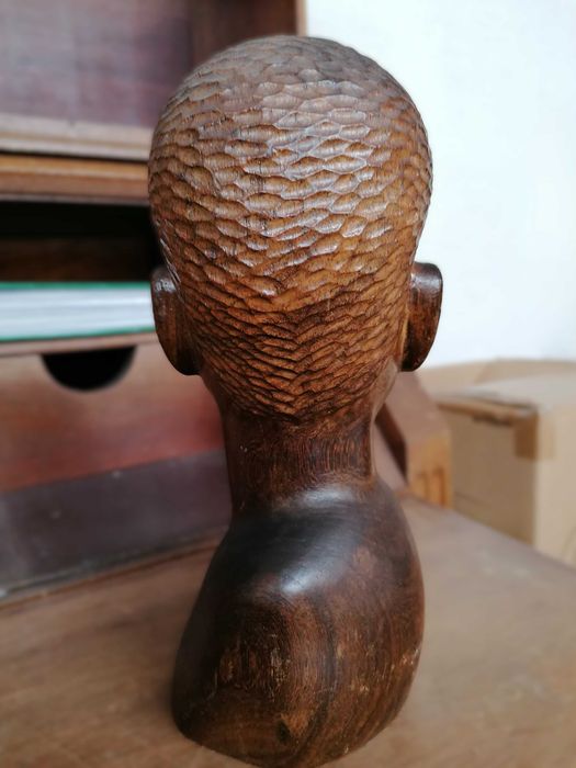 Escultura Africana em Madeira – Escultor José Kenguele (anos 60)