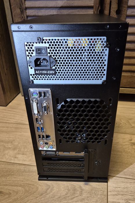 Komputer stacjonarny do gier i pracy – i7 / GTX 1050 Ti / 16 GB RAM / SSD 500 GB