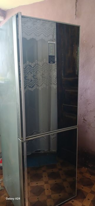 Продаєтьмя Холодильник LG