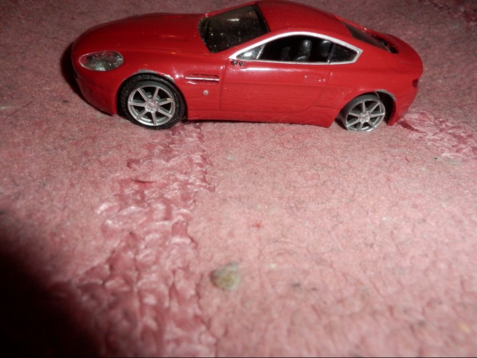 машинка aston martin DeAgostini