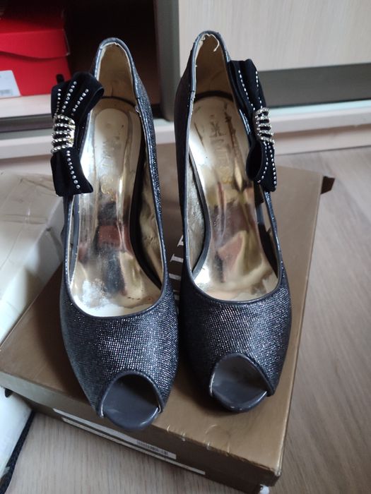 Обувь жіноча туфлі