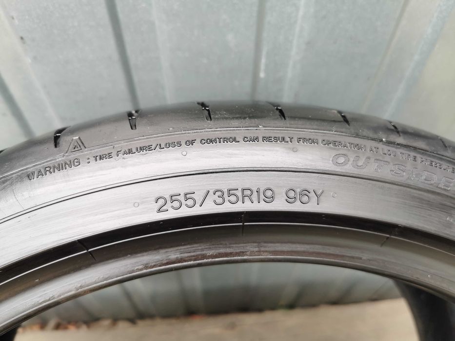 312) Opona - 255/35/19 - Falken - 6mm - 1x2023 - Letnia