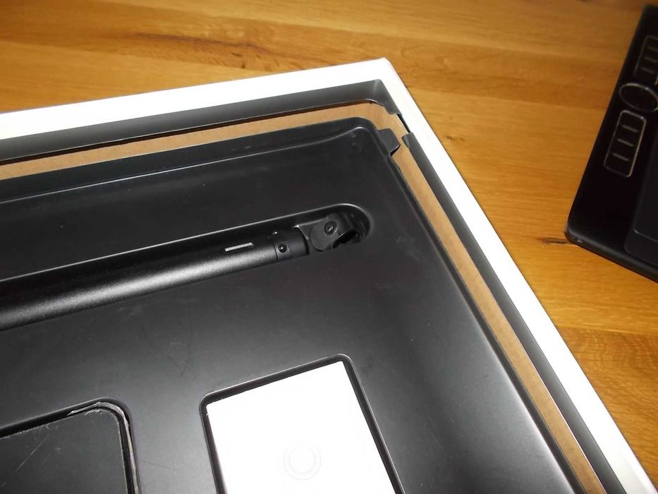 Wacom MobileStudio 16 4K ,DTH-W1620H i7-6567U 16GB 512 Dysk