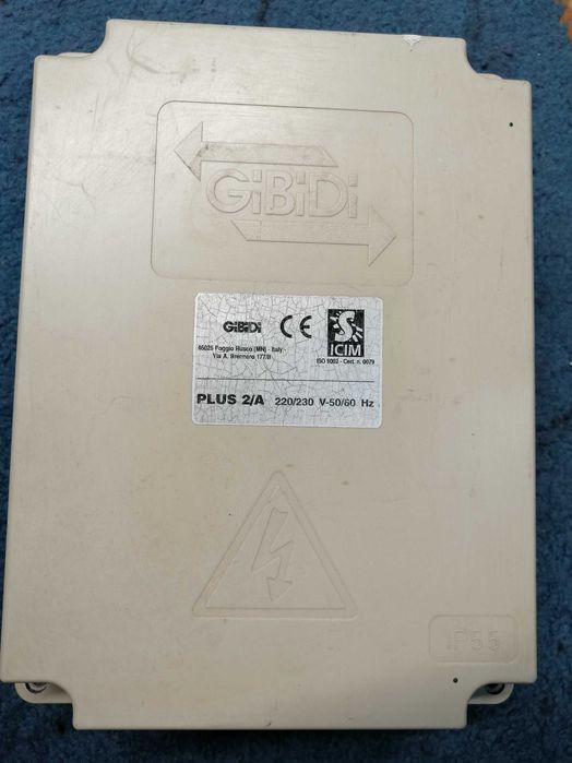 2 Braços de motor com caixa de comandos