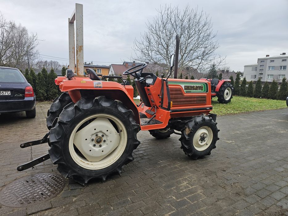 Traktor traktorek ciągnik ciągniczek ogrodowy hinomoto n239