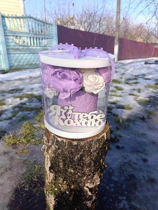 Букети з цукерок та мильних квітів, подарунок до свята весни