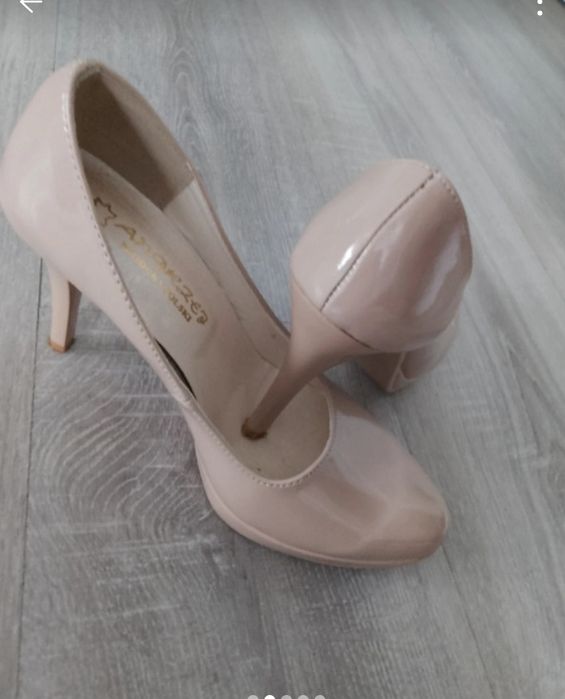 Buty damskie na obcasie