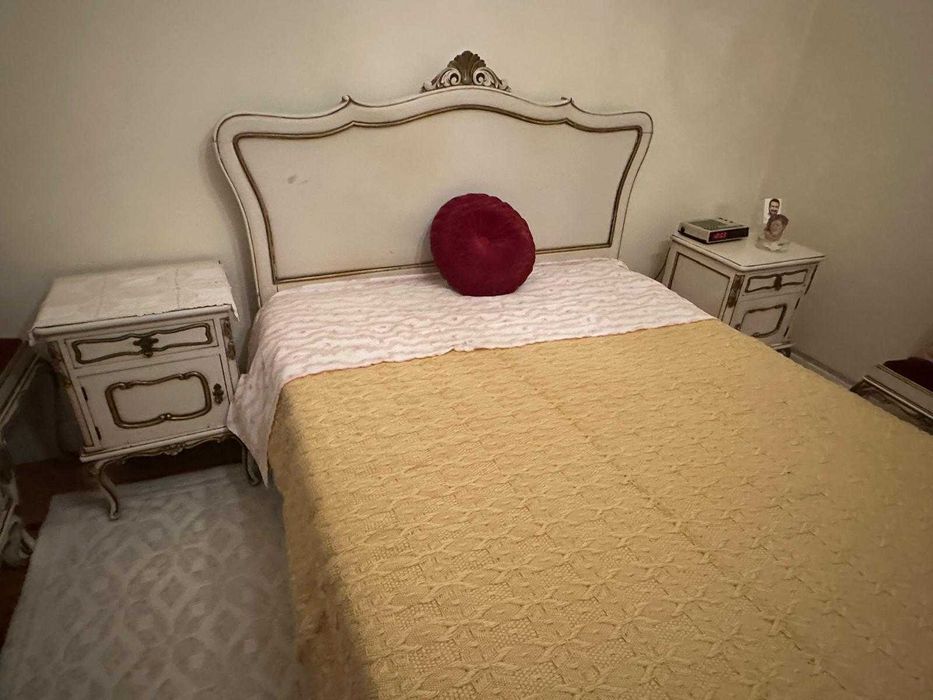 Mobília de Quarto Queen Anne Lacada - Anos 1970