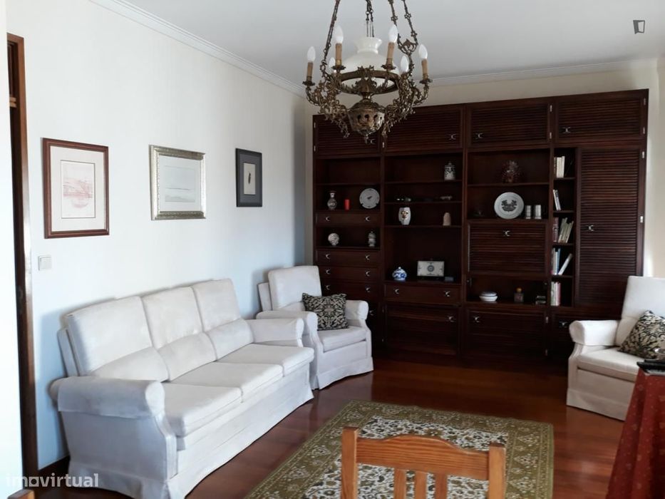 Apartamento com 4 quartos - localizado em Viana do castelo
