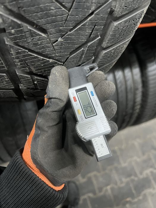 Шини,Резина,Пара,Зима 225/55/19 99V Vredestein Winter Xtreme S